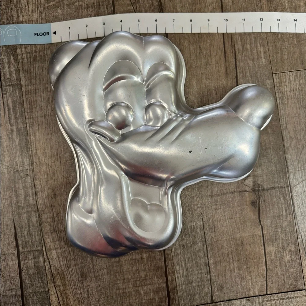 Vintage Wilton Disney Pluto Cake Pan Aluminum Mold 515-604 Disney Productions